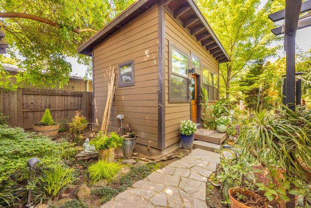 3037 Bertis Dr, Sacramento, CA 95821