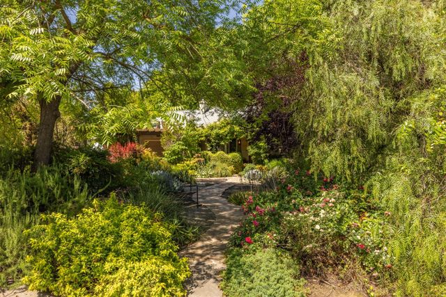 3037 Bertis Dr, Sacramento, CA 95821