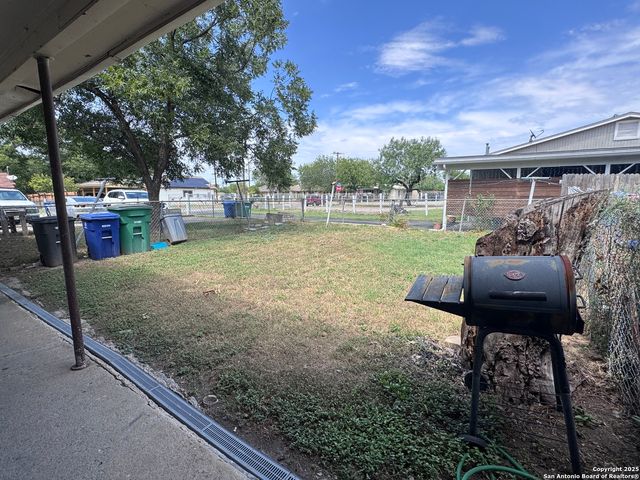 110 Azucena, San Antonio, TX 78237