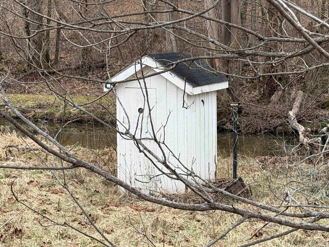 195 Old State Road 54, Avoca, IN 47420