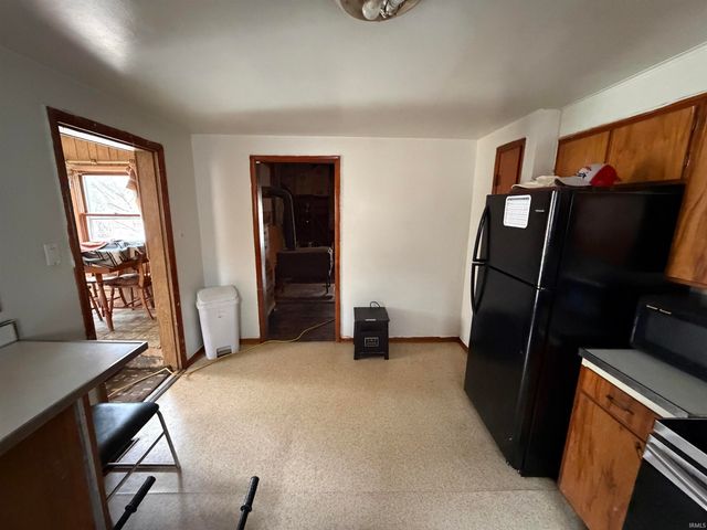 195 Old State Road 54, Avoca, IN 47420