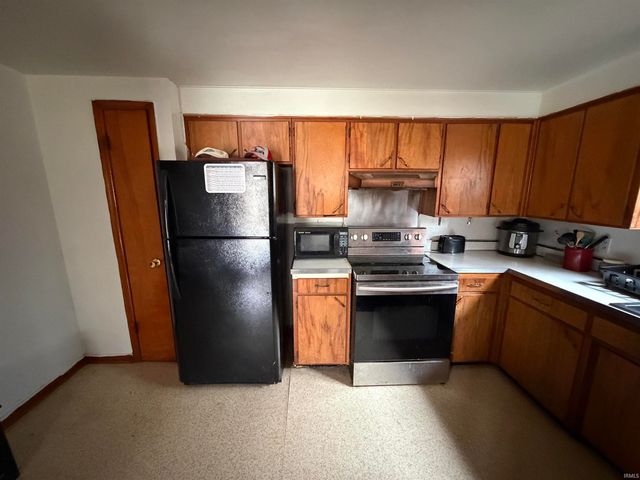 195 Old State Road 54, Avoca, IN 47420