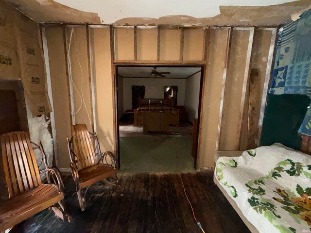 195 Old State Road 54, Avoca, IN 47420