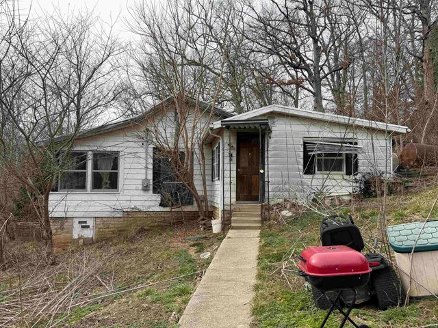 195 Old State Road 54, Avoca, IN 47420