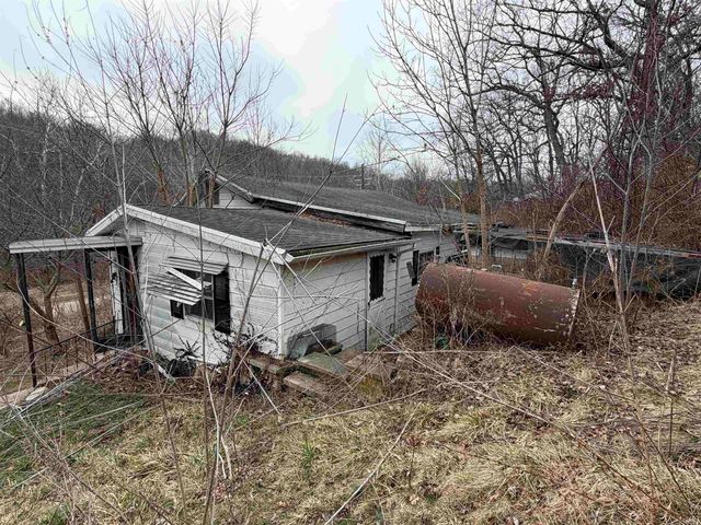 195 Old State Road 54, Avoca, IN 47420