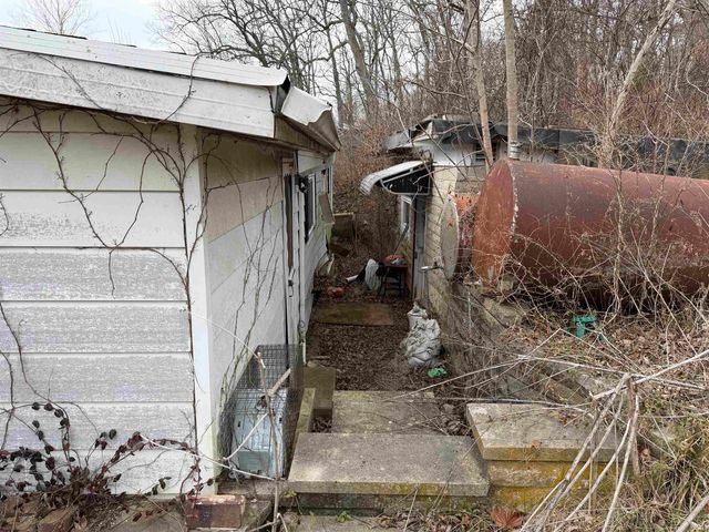 195 Old State Road 54, Avoca, IN 47420