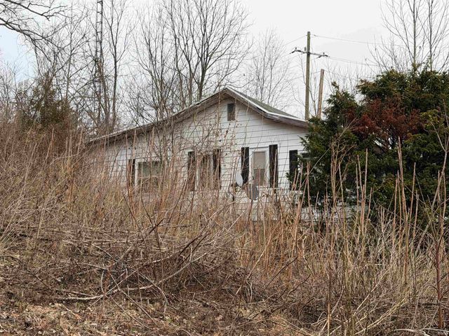 195 Old State Road 54, Avoca, IN 47420