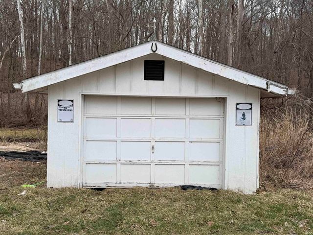 195 Old State Road 54, Avoca, IN 47420