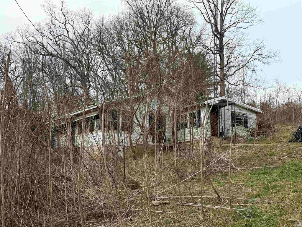 195 Old State Road 54, Avoca, IN 47420