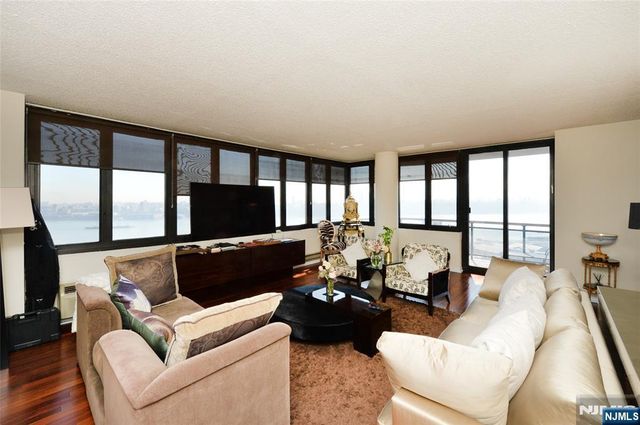 100 Carlyle Drive 7K-S, Cliffside Park, NJ 07010