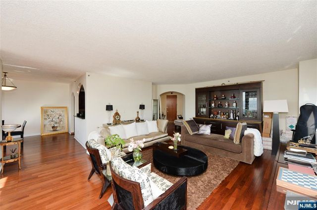 100 Carlyle Drive 7K-S, Cliffside Park, NJ 07010