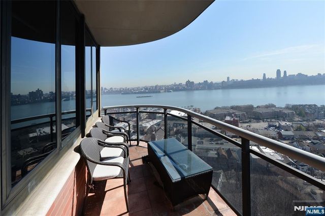 100 Carlyle Drive 7K-S, Cliffside Park, NJ 07010