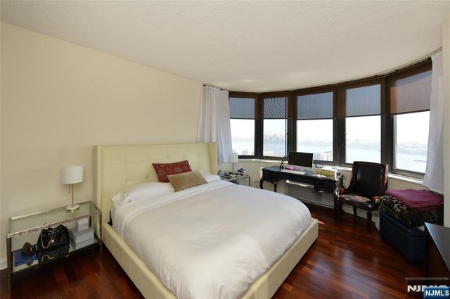 100 Carlyle Drive 7K-S, Cliffside Park, NJ 07010