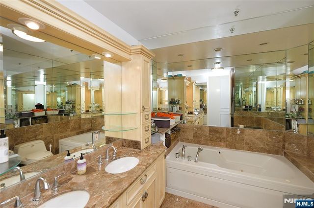 100 Carlyle Drive 7K-S, Cliffside Park, NJ 07010