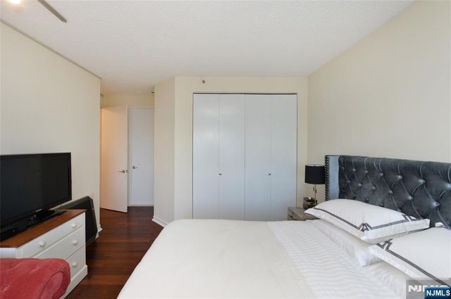 100 Carlyle Drive 7K-S, Cliffside Park, NJ 07010