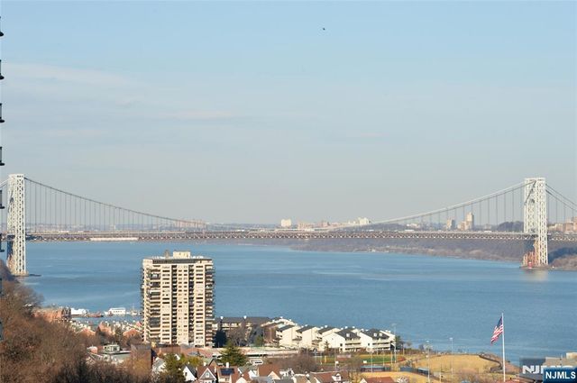 100 Carlyle Drive 7K-S, Cliffside Park, NJ 07010