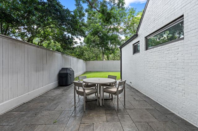 6348 Vanderbilt Street, West University Place, TX 77005