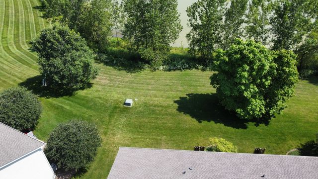 601 W Kristina Lane, Round Lake, IL 60073