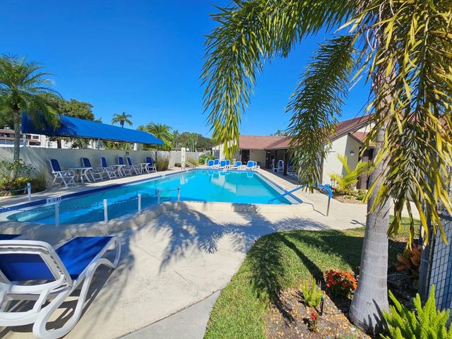 1100 E BAY DRIVE 105, Largo, FL 33770