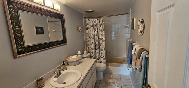 1100 E BAY DRIVE 105, Largo, FL 33770