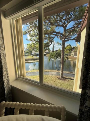 338 Pine Ridge Circle B-2, Greenacres, FL 33463