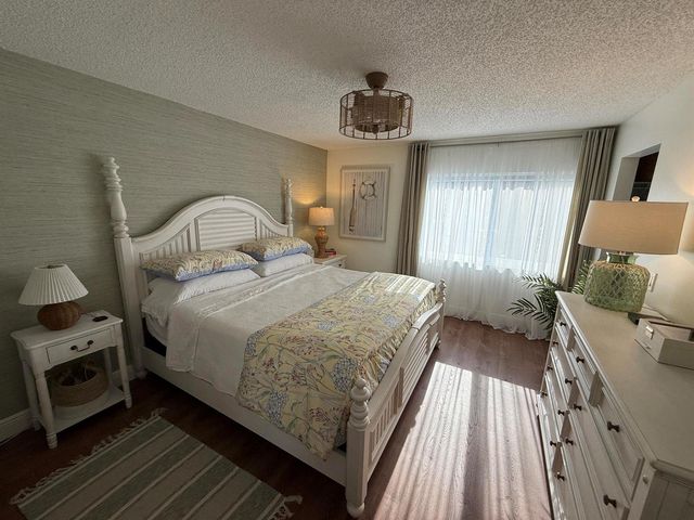 338 Pine Ridge Circle B-2, Greenacres, FL 33463