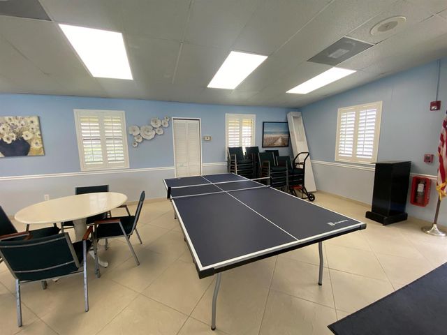 338 Pine Ridge Circle B-2, Greenacres, FL 33463