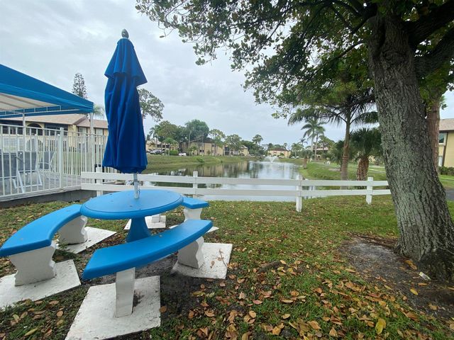 338 Pine Ridge Circle B-2, Greenacres, FL 33463