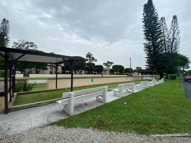 338 Pine Ridge Circle B-2, Greenacres, FL 33463