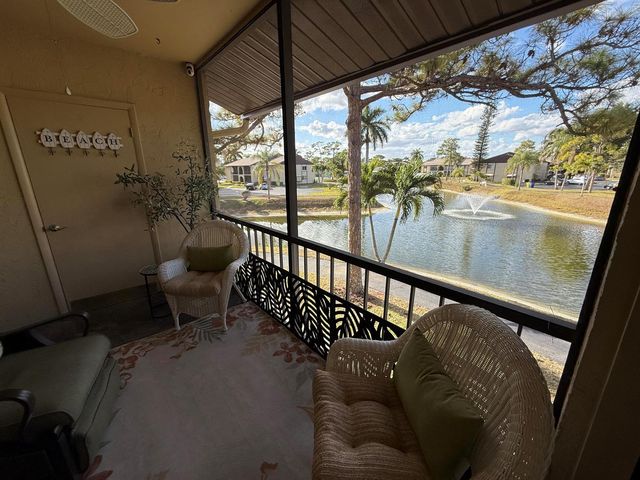 338 Pine Ridge Circle B-2, Greenacres, FL 33463
