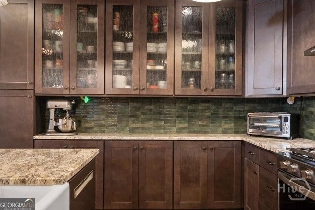585 White Circle 402, Athens, GA 30605