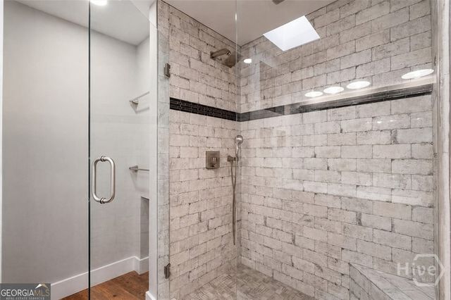 585 White Circle 402, Athens, GA 30605