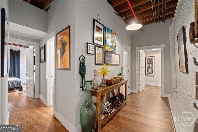 585 White Circle 402, Athens, GA 30605