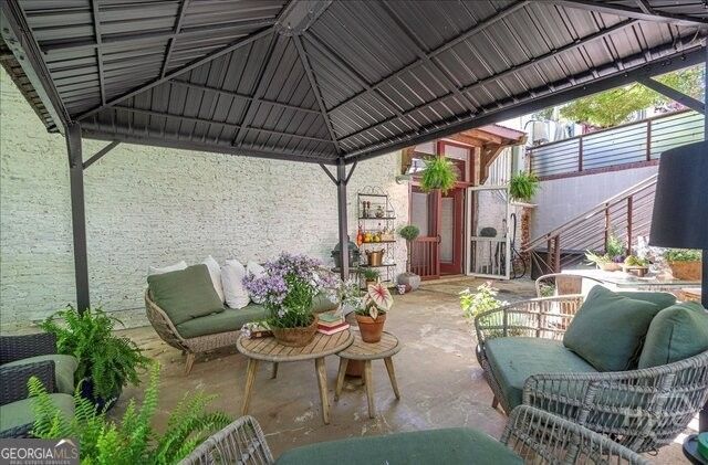 585 White Circle 402, Athens, GA 30605