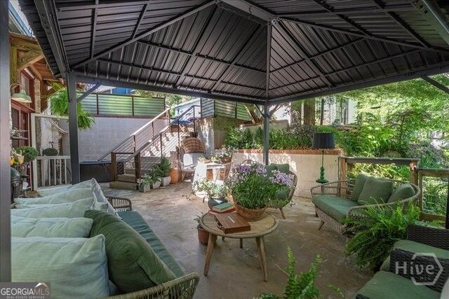 585 White Circle 402, Athens, GA 30605