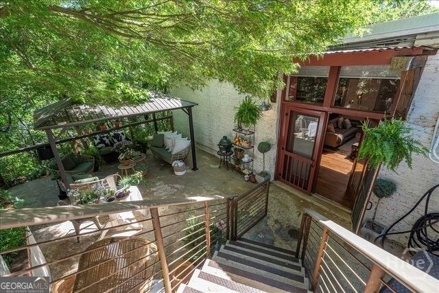 585 White Circle 402, Athens, GA 30605