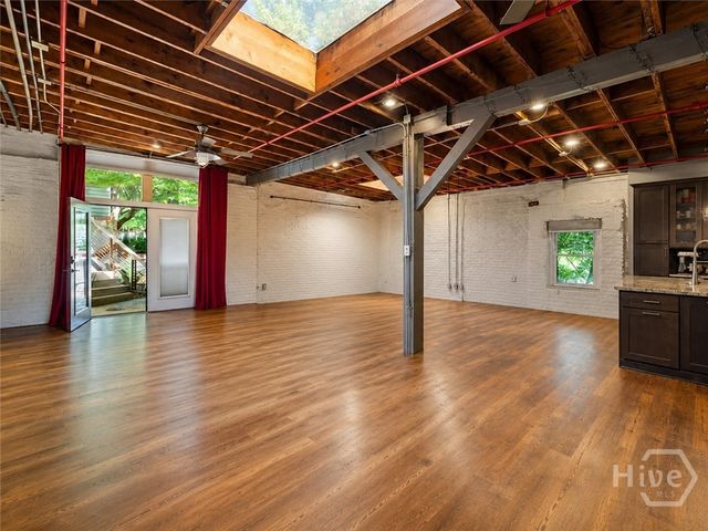 585 White Circle 402, Athens, GA 30605