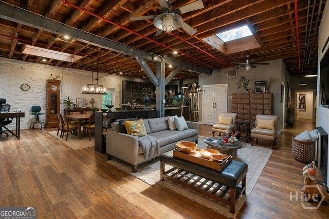 585 White Circle 402, Athens, GA 30605