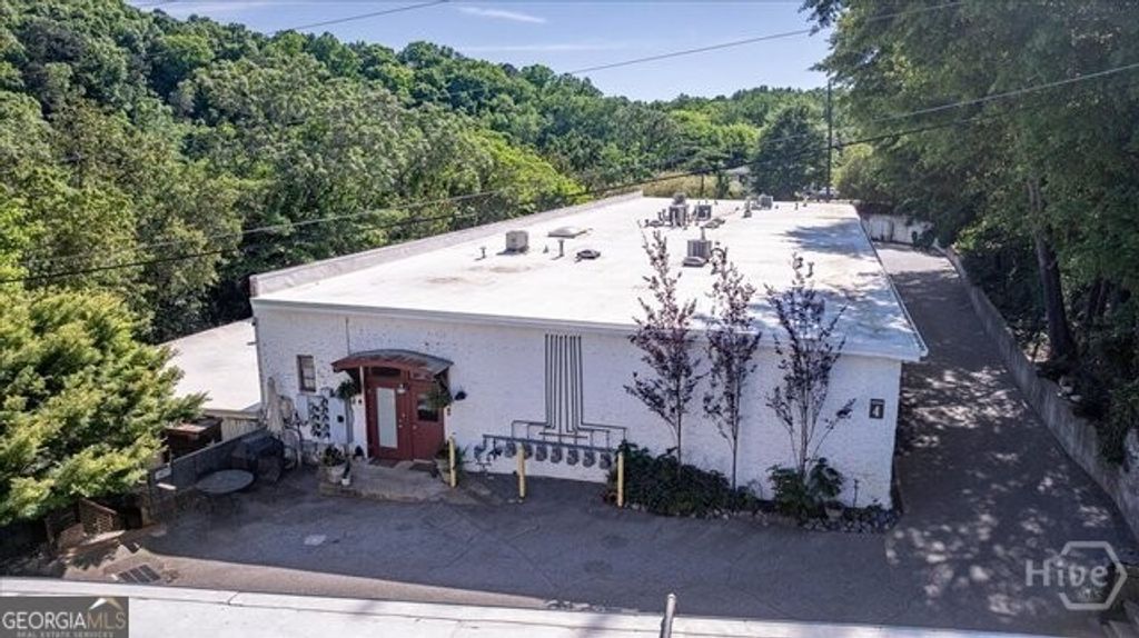 585 White Circle 402, Athens, GA 30605