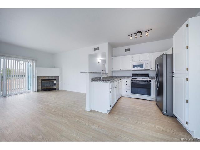 3701 Cactus Creek Ct 102, Highlands Ranch, CO 80126