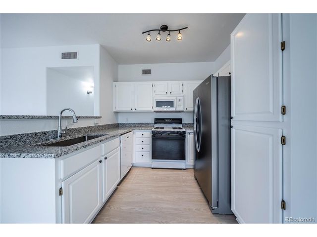 3701 Cactus Creek Ct 102, Highlands Ranch, CO 80126