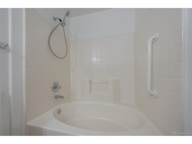 3701 Cactus Creek Ct 102, Highlands Ranch, CO 80126