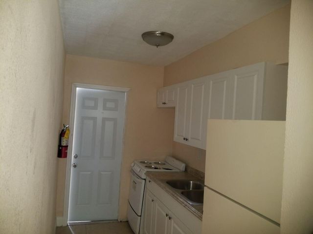 418 NW 13th Avenue, Fort Lauderdale, FL 33311