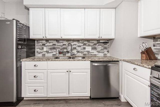 2034 Falling Brook Drive, Maryland Heights, MO 63043