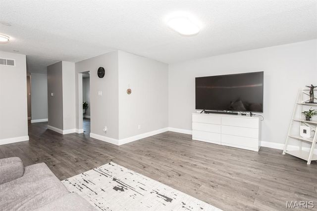 2034 Falling Brook Drive, Maryland Heights, MO 63043