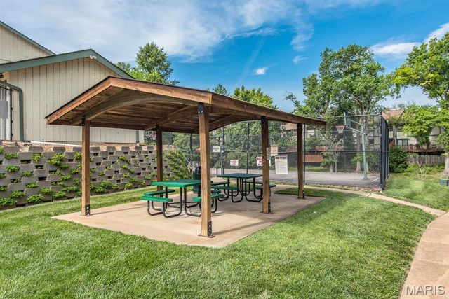 2034 Falling Brook Drive, Maryland Heights, MO 63043