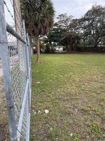 752 Opa Locka Boulevard, Miami, FL 33168