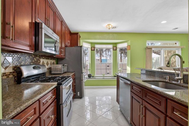 100 ASHFORD DRIVE, Plainsboro, NJ 08536