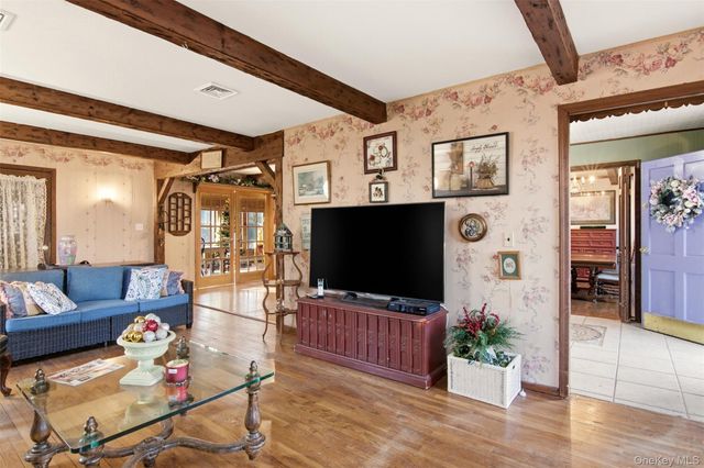 105 Rustic Road, Port Jefferson, NY 11777