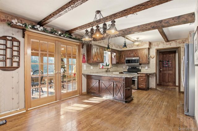 105 Rustic Road, Port Jefferson, NY 11777